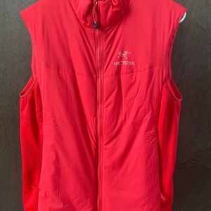 Arc’teryx NEW Vest Women’s Red Large